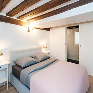 Place Du Pantheon Apartment
